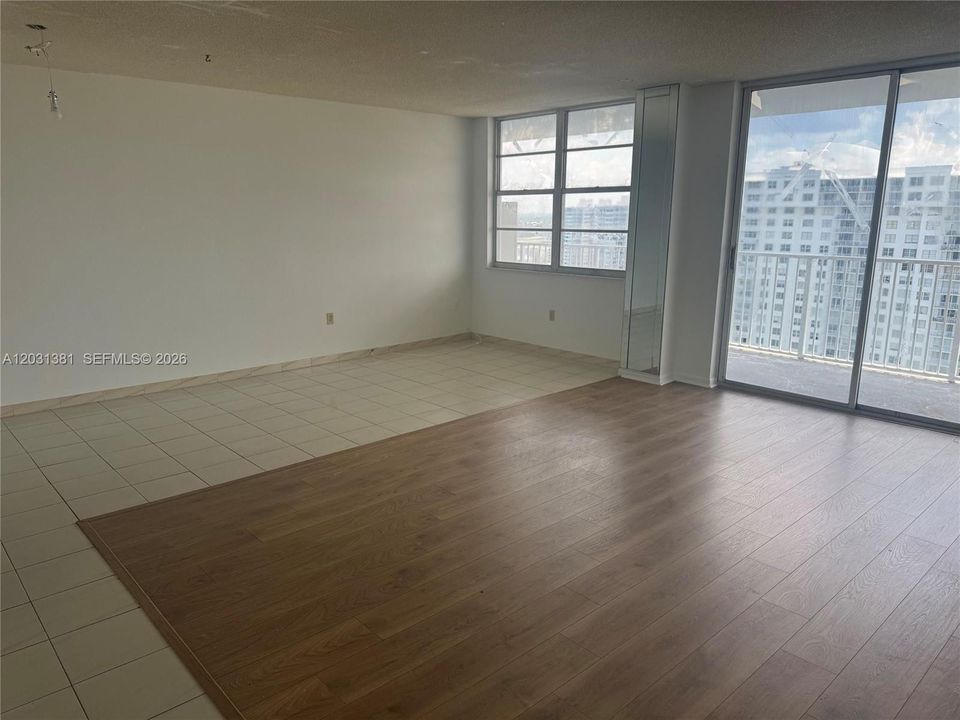 For Rent: $2,200 (2 beds, 2 baths, 1466 Square Feet)