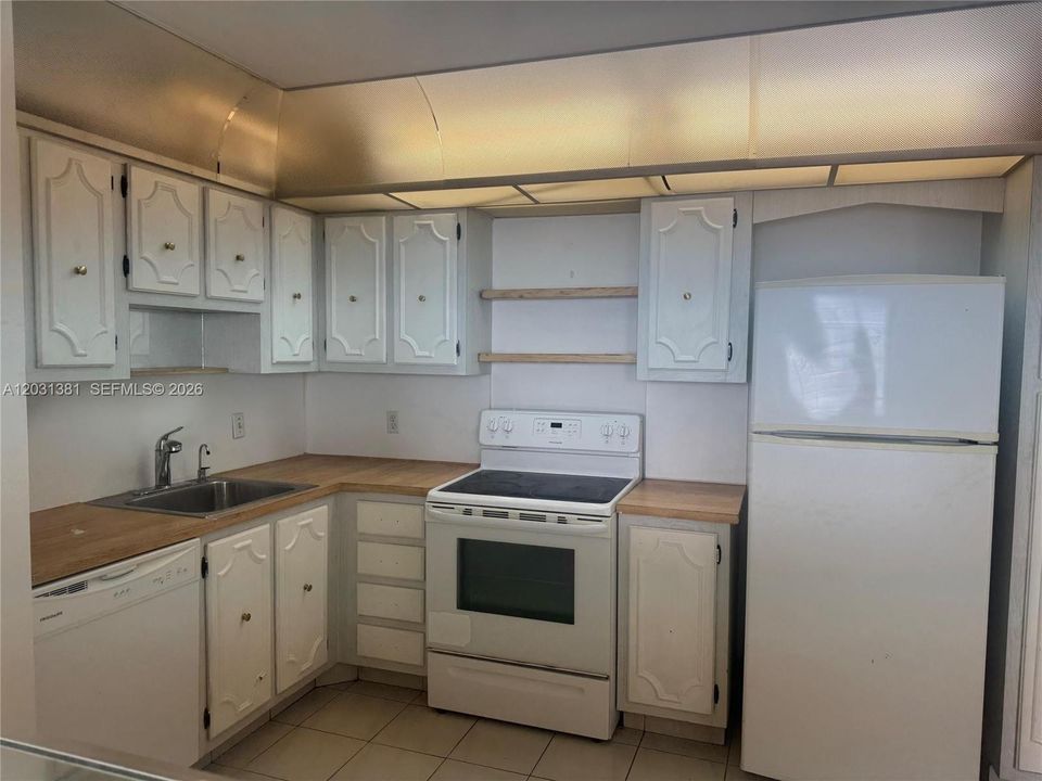 For Rent: $2,200 (2 beds, 2 baths, 1466 Square Feet)