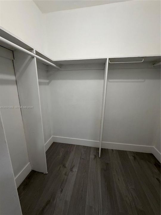合同活跃: $2,499 (2 贝兹, 1 浴室, 1599 平方英尺)