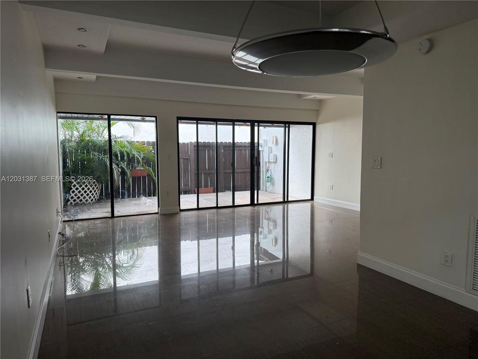 En Renta: $3,000 (3 camas, 2 baños, 1688 Pies cuadrados)