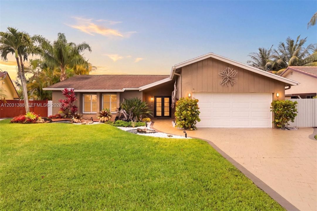 For Rent: $4,900 (3 beds, 2 baths, 1835 Square Feet)