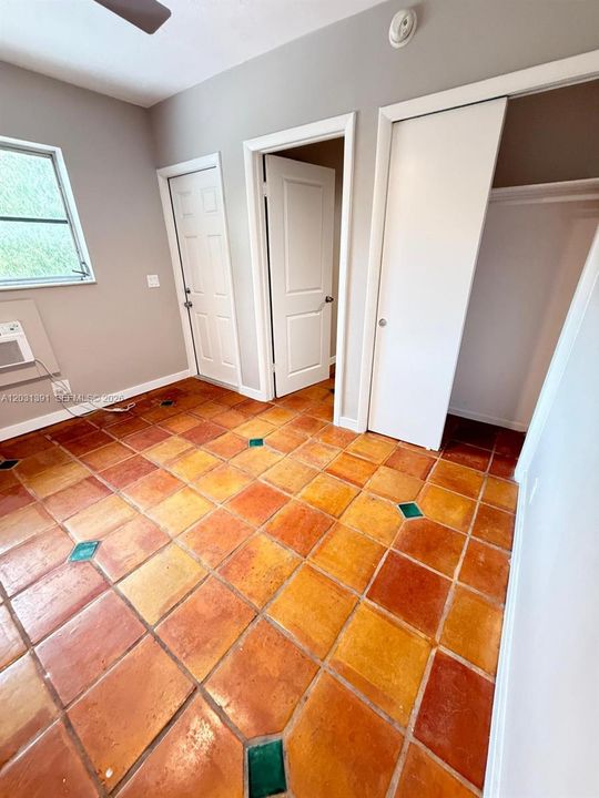For Rent: $1,650 (1 beds, 1 baths, 500 Square Feet)