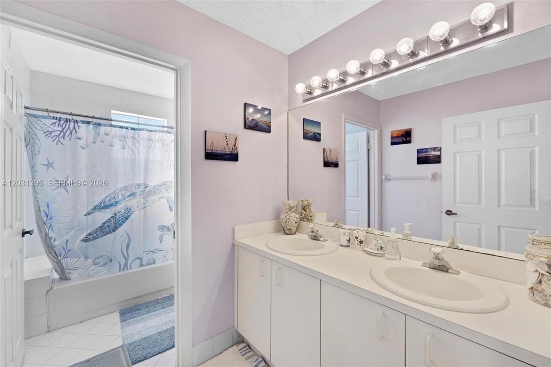 For Sale: $729,000 (4 beds, 2 baths, 2900 Square Feet)