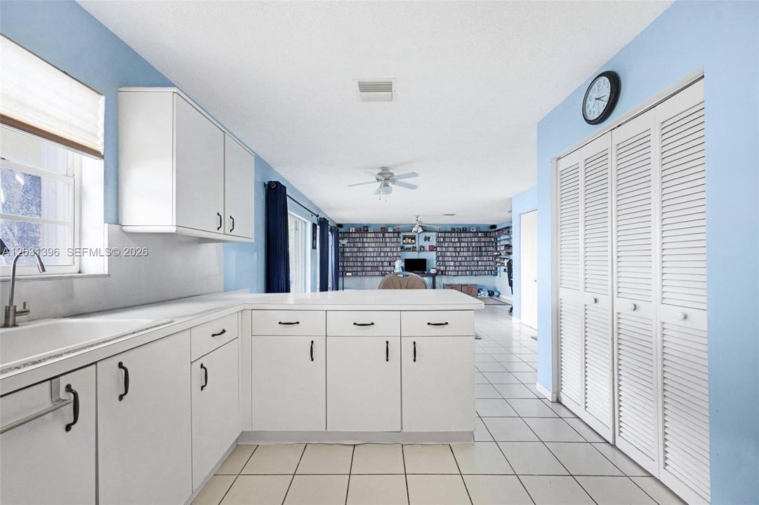 For Sale: $729,000 (4 beds, 2 baths, 2900 Square Feet)