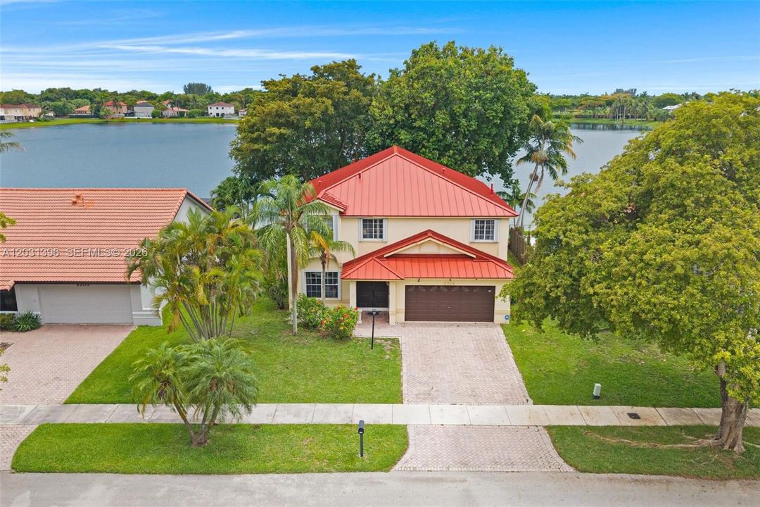 For Sale: $729,000 (4 beds, 2 baths, 2900 Square Feet)