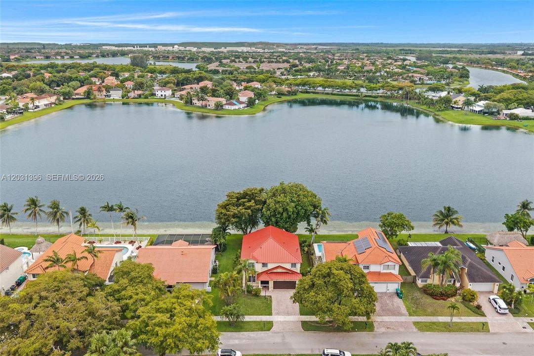 For Sale: $729,000 (4 beds, 2 baths, 2900 Square Feet)