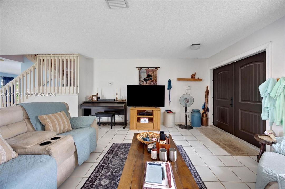 For Sale: $729,000 (4 beds, 2 baths, 2900 Square Feet)