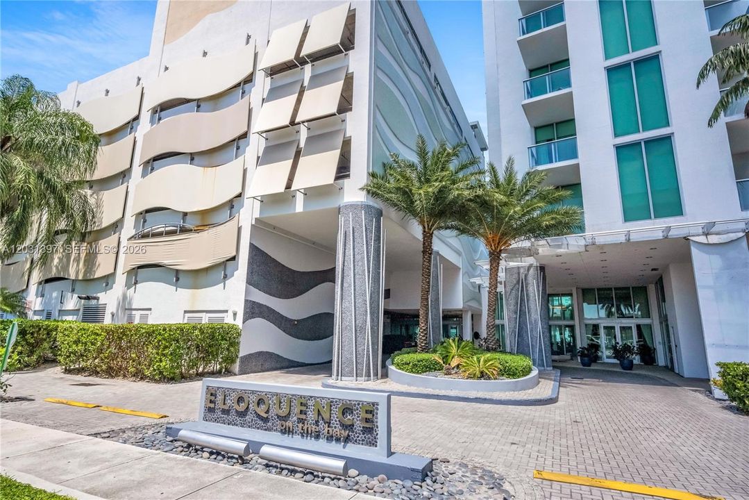 For Sale: $2,100,000 (4 beds, 3 baths, 2498 Square Feet)
