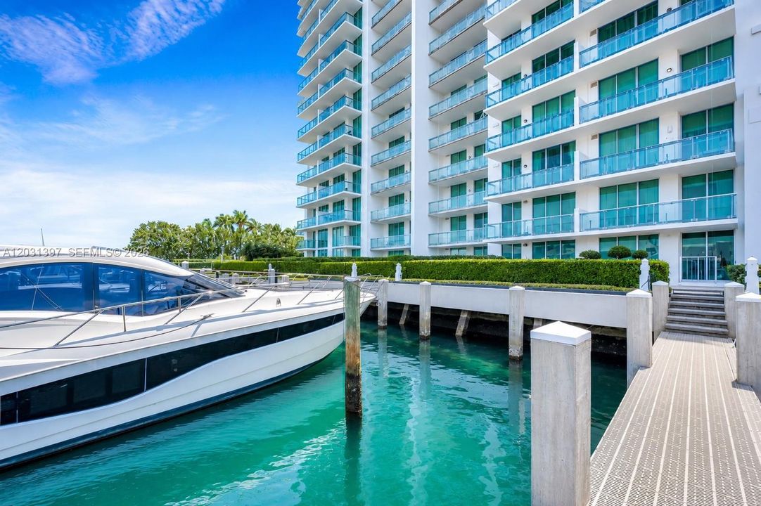 For Sale: $2,100,000 (4 beds, 3 baths, 2498 Square Feet)