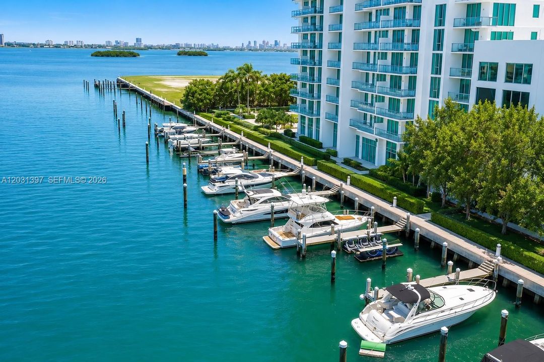 For Sale: $2,100,000 (4 beds, 3 baths, 2498 Square Feet)