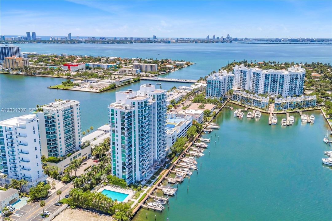 For Sale: $2,100,000 (4 beds, 3 baths, 2498 Square Feet)