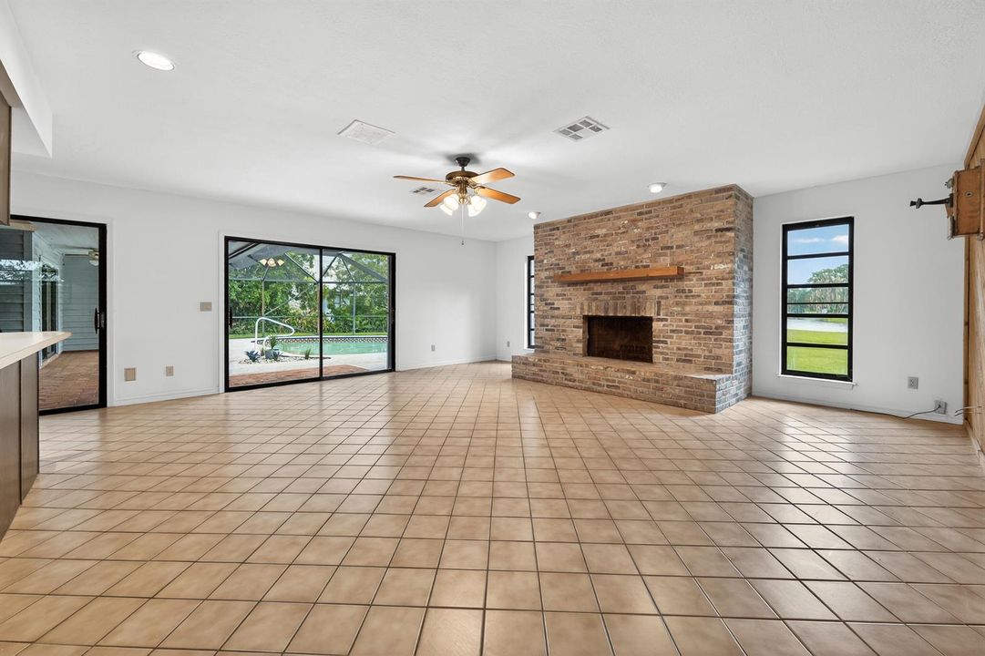 441 NE Town Terrace
