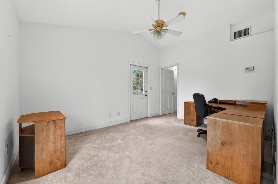 441 NE Town Terrace