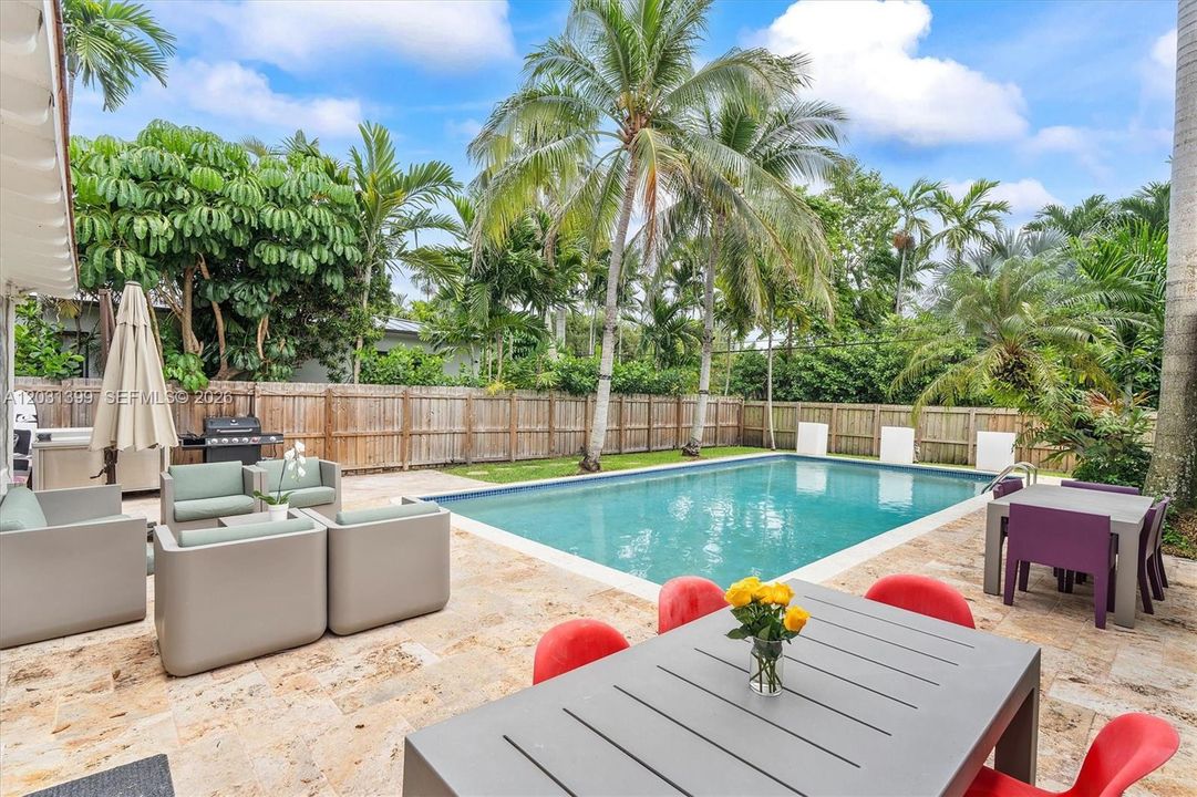 For Sale: $1,999,000 (3 beds, 3 baths, 2410 Square Feet)