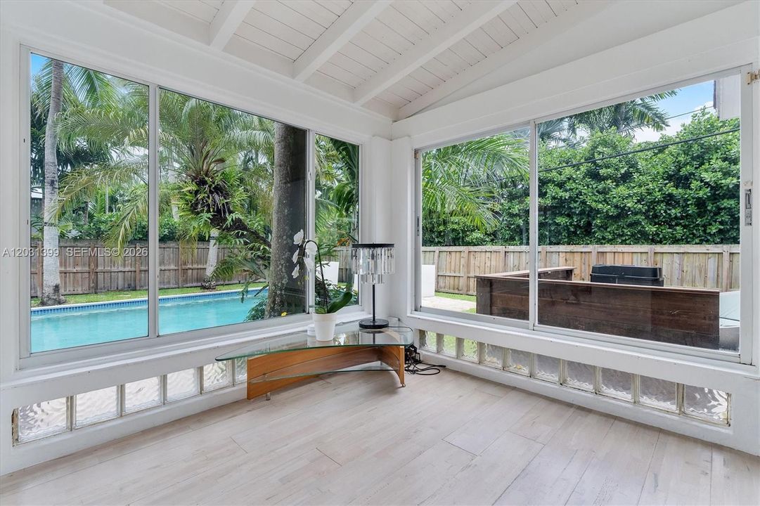For Sale: $1,999,000 (3 beds, 3 baths, 2410 Square Feet)