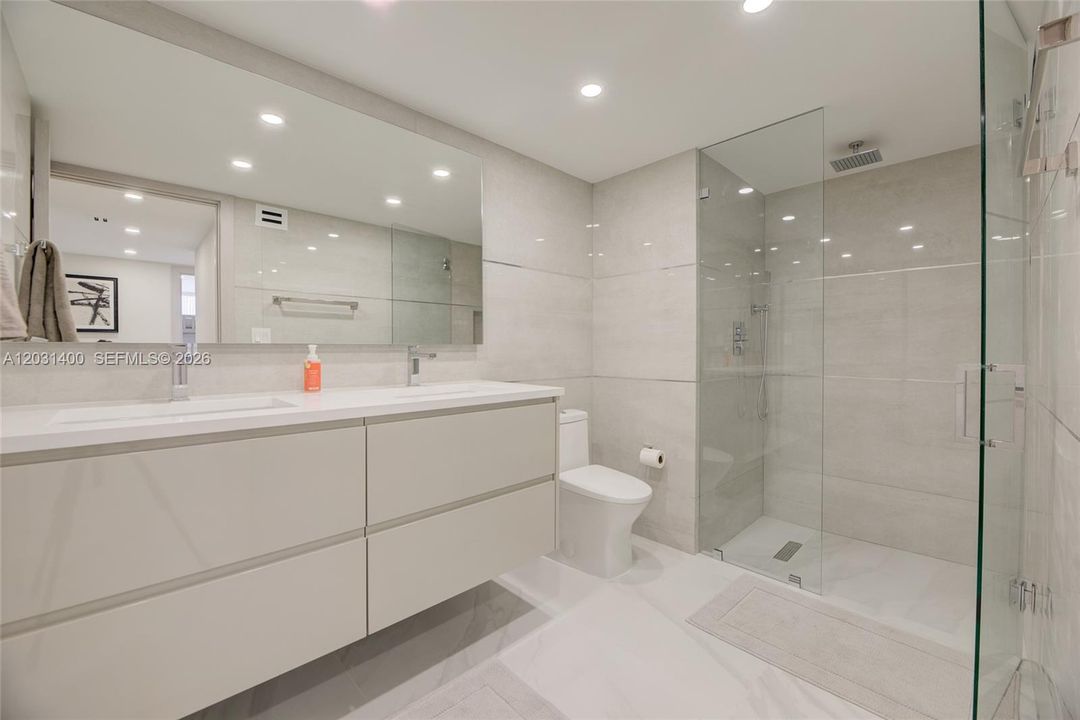 For Sale: $459,000 (2 beds, 2 baths, 1400 Square Feet)