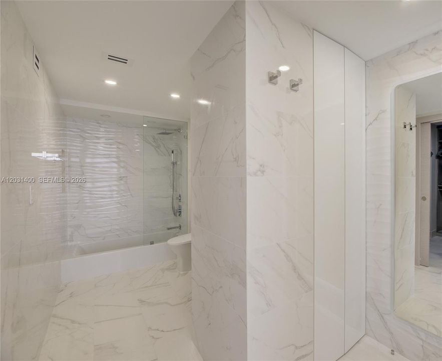For Sale: $459,000 (2 beds, 2 baths, 1400 Square Feet)