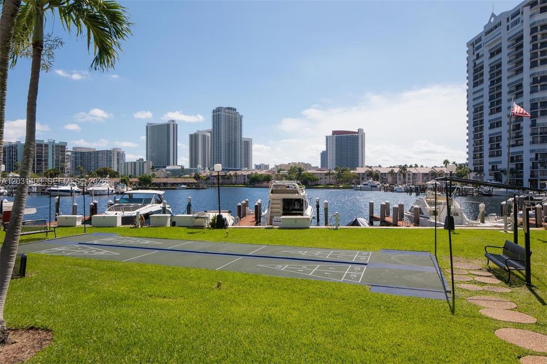 For Sale: $459,000 (2 beds, 2 baths, 1400 Square Feet)