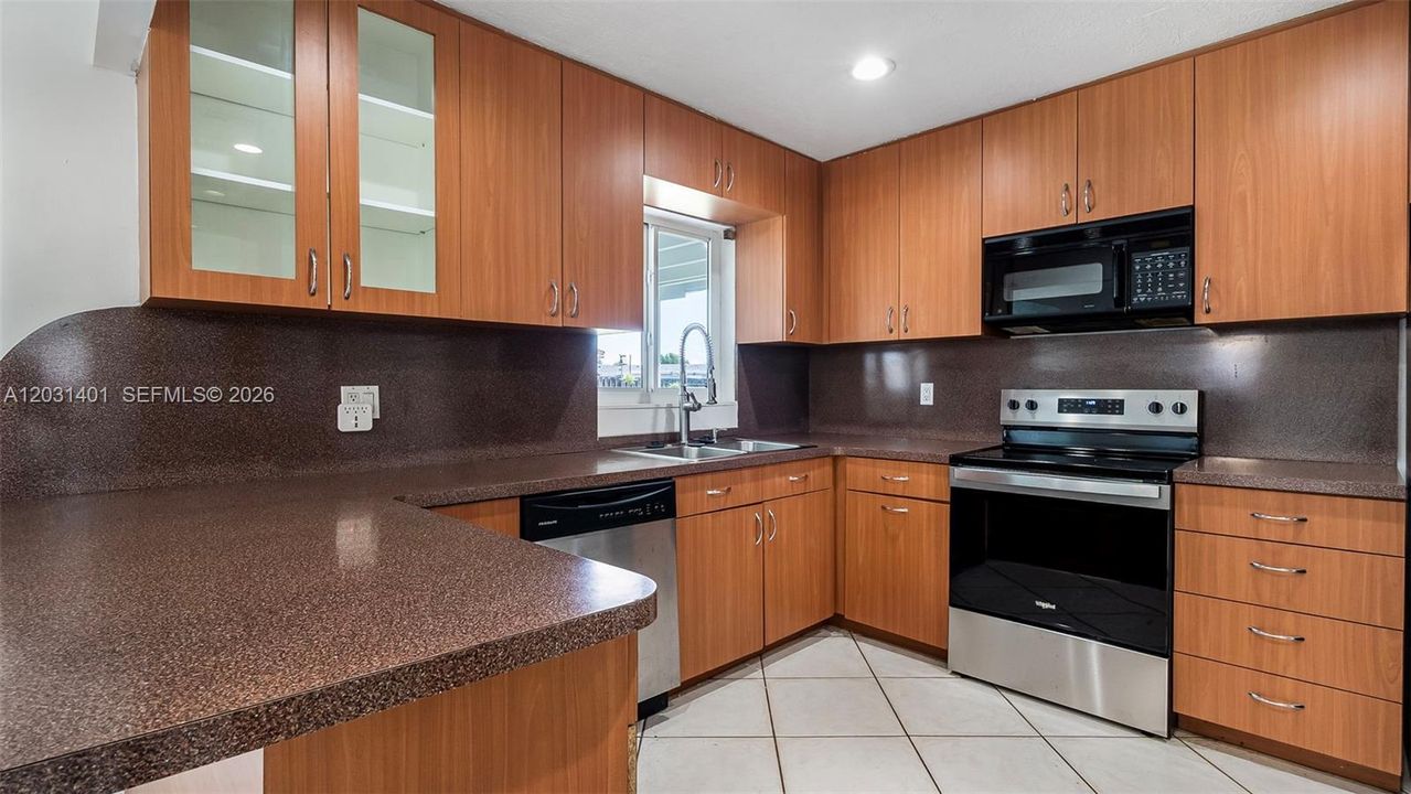 For Rent: $3,300 (3 beds, 2 baths, 1574 Square Feet)