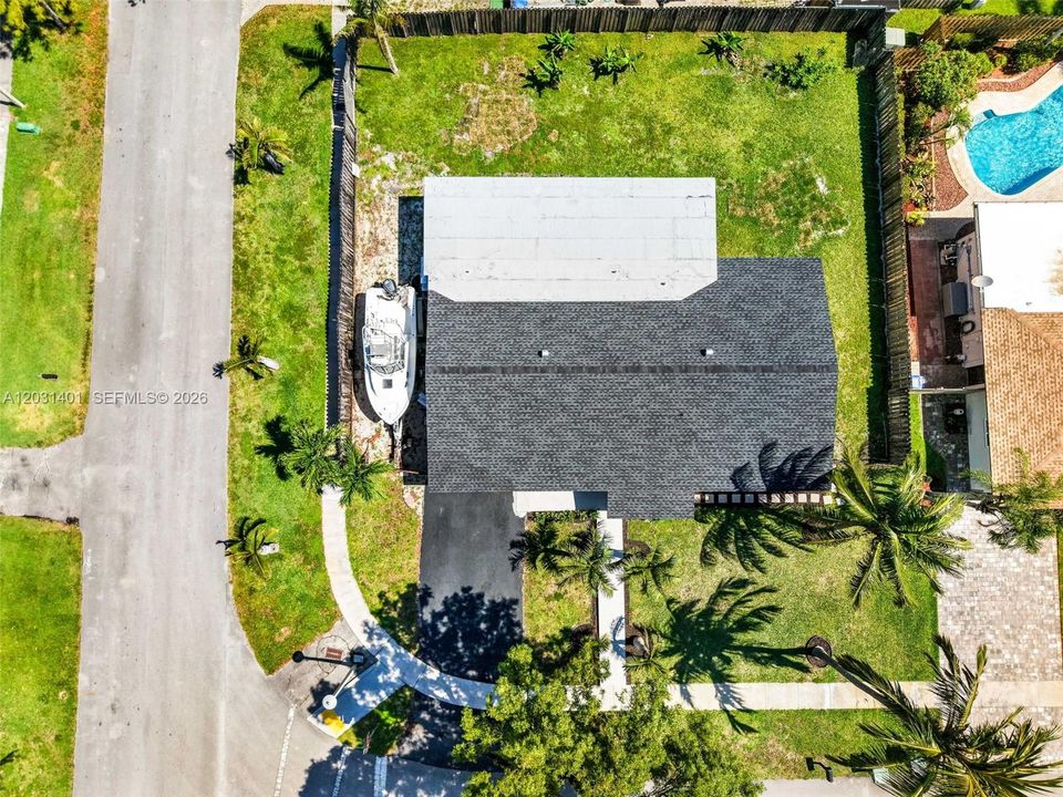 For Rent: $3,300 (3 beds, 2 baths, 1574 Square Feet)