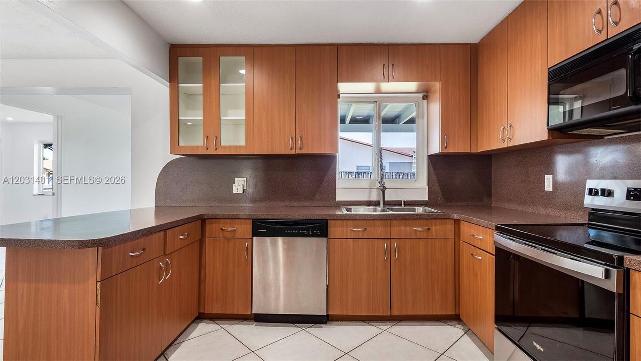 For Rent: $3,300 (3 beds, 2 baths, 1574 Square Feet)