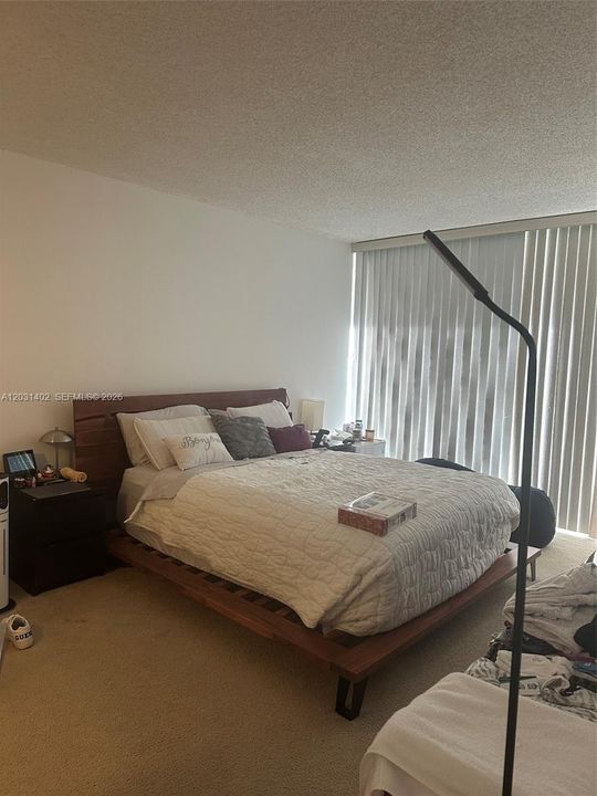 For Sale: $300,000 (2 beds, 2 baths, 1030 Square Feet)