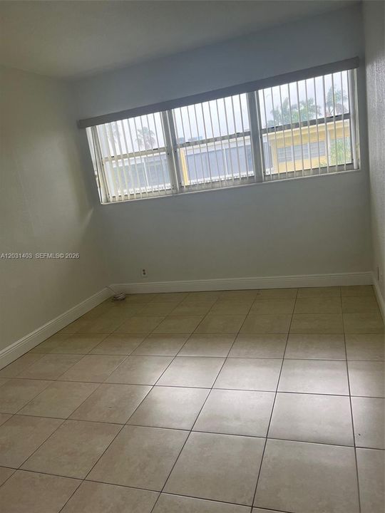 For Rent: $2,000 (2 beds, 2 baths, 1008 Square Feet)