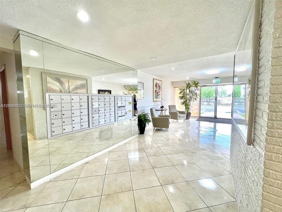 For Rent: $2,000 (2 beds, 2 baths, 1008 Square Feet)