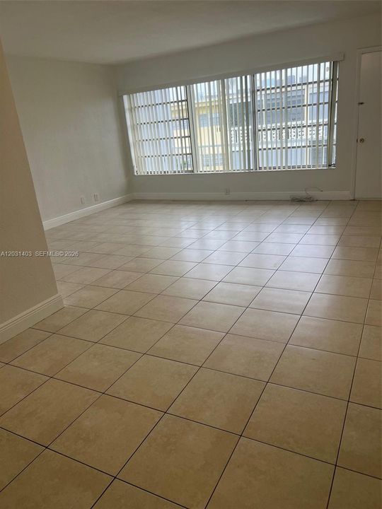 For Rent: $2,000 (2 beds, 2 baths, 1008 Square Feet)