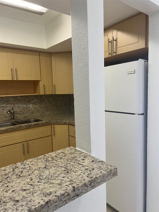 For Rent: $2,000 (2 beds, 2 baths, 1008 Square Feet)