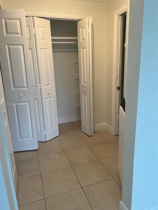 For Rent: $2,000 (2 beds, 2 baths, 1008 Square Feet)
