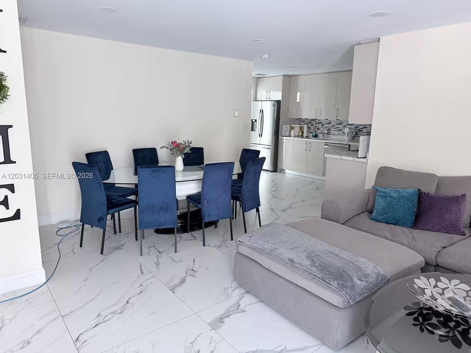 En Renta: $6,500 (4 camas, 4 baños, 2770 Pies cuadrados)