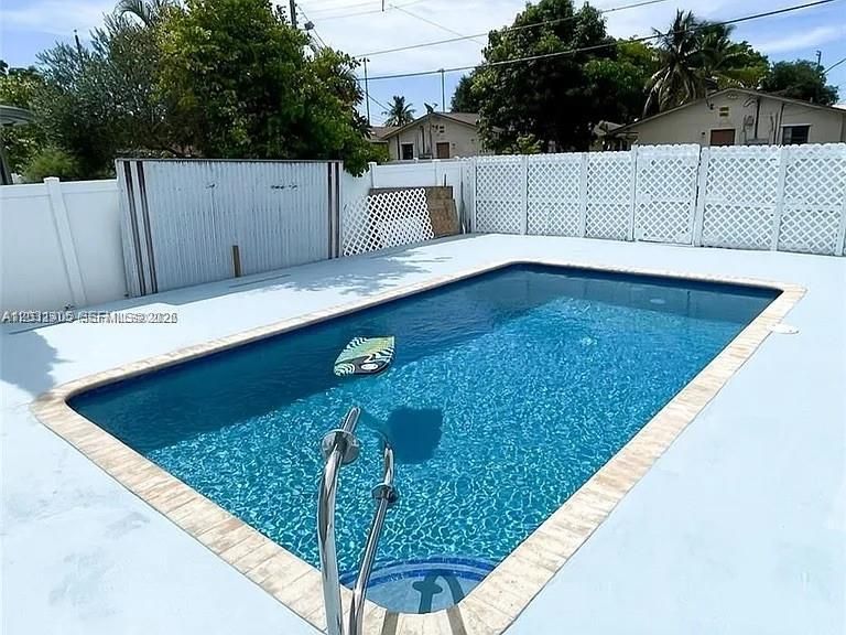En Renta: $6,500 (4 camas, 4 baños, 2770 Pies cuadrados)