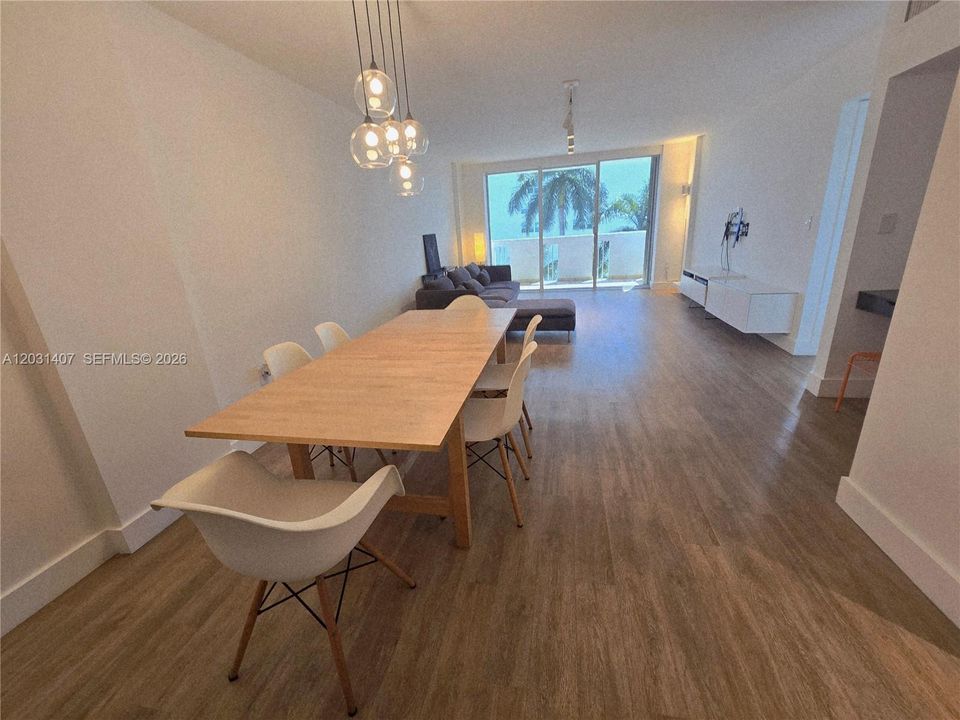 For Rent: $3,100 (1 beds, 1 baths, 850 Square Feet)