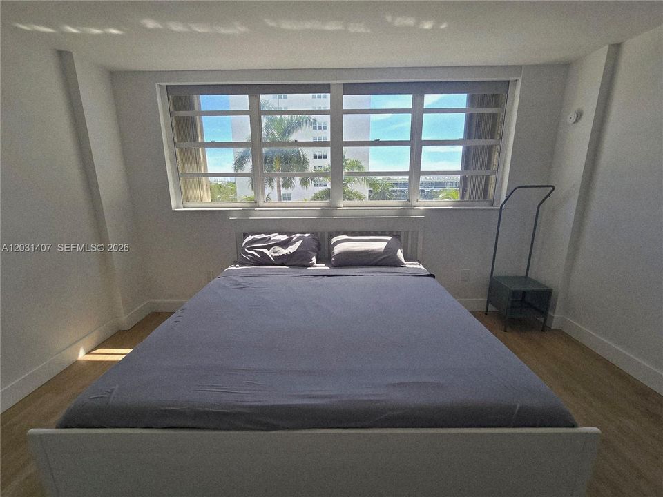 For Rent: $3,100 (1 beds, 1 baths, 850 Square Feet)