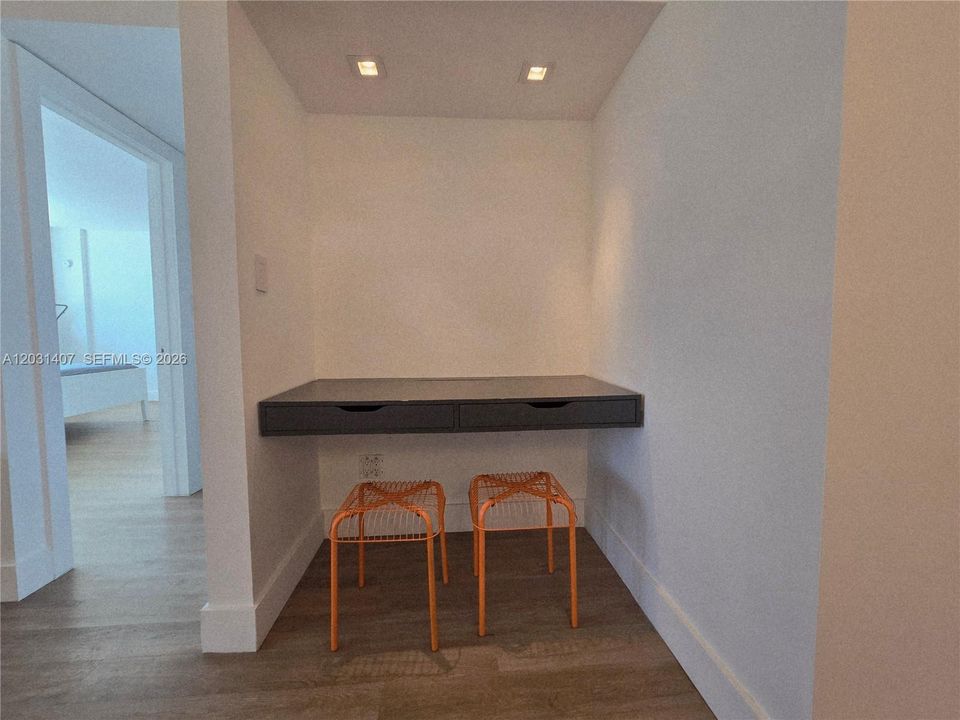 For Rent: $3,100 (1 beds, 1 baths, 850 Square Feet)