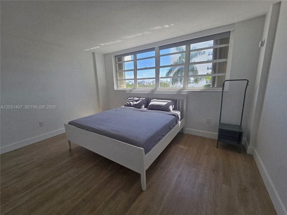 For Rent: $3,100 (1 beds, 1 baths, 850 Square Feet)