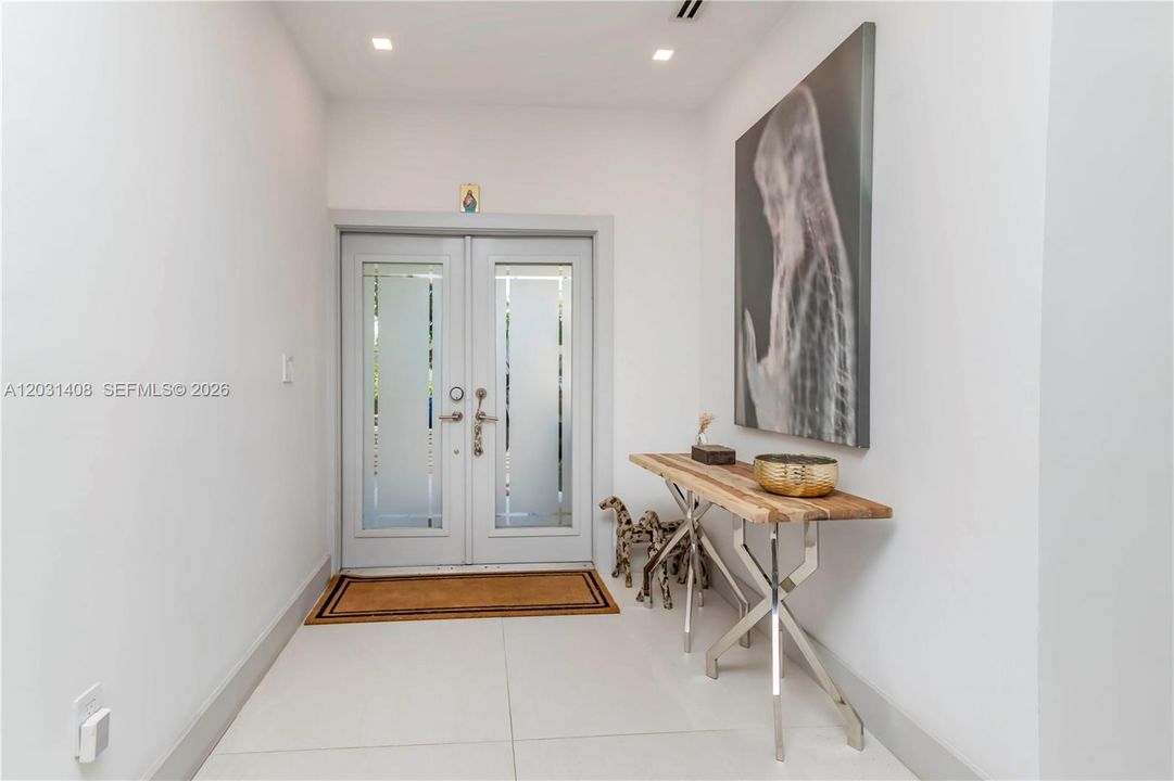 For Rent: $22,000 (4 beds, 5 baths, 3821 Square Feet)