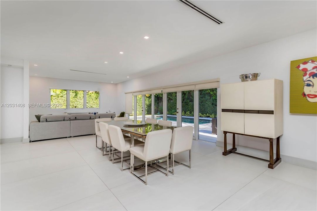 For Rent: $22,000 (4 beds, 5 baths, 3821 Square Feet)