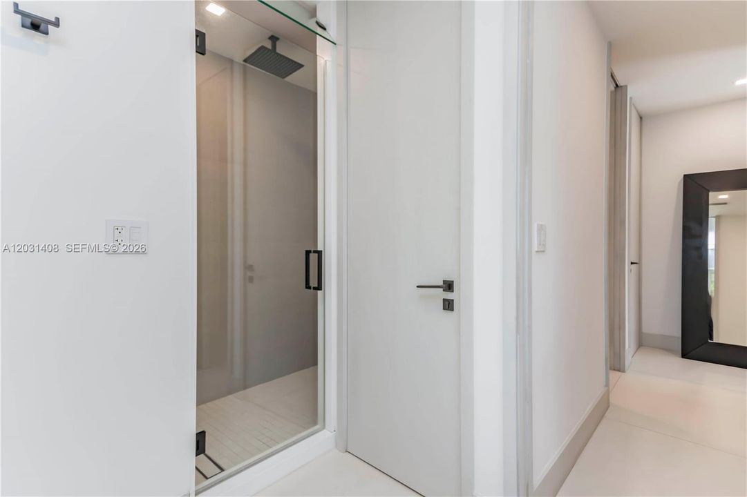 For Rent: $22,000 (4 beds, 5 baths, 3821 Square Feet)