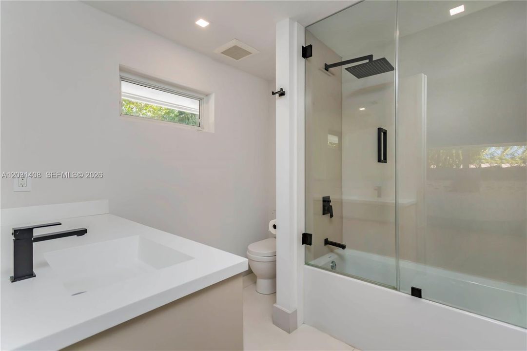 For Rent: $22,000 (4 beds, 5 baths, 3821 Square Feet)