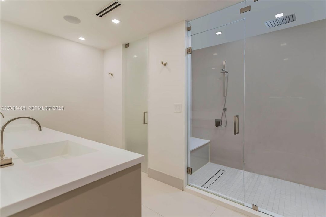 For Rent: $22,000 (4 beds, 5 baths, 3821 Square Feet)