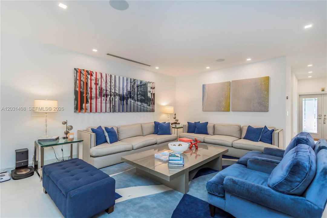 For Rent: $22,000 (4 beds, 5 baths, 3821 Square Feet)