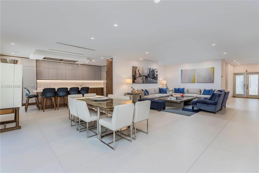 For Rent: $22,000 (4 beds, 5 baths, 3821 Square Feet)