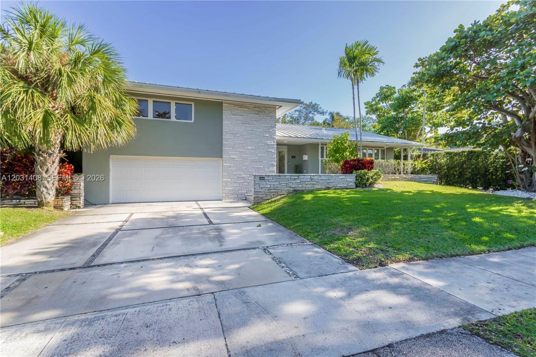For Rent: $22,000 (4 beds, 5 baths, 3821 Square Feet)