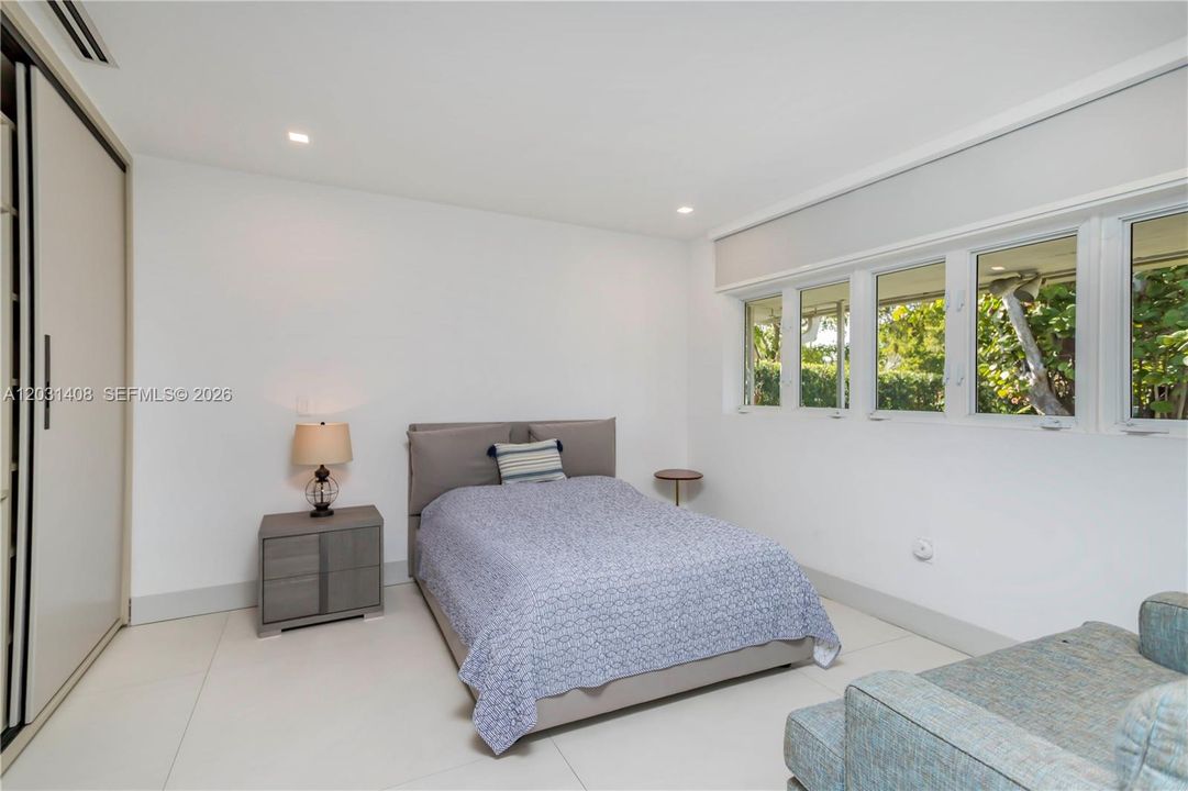 For Rent: $22,000 (4 beds, 5 baths, 3821 Square Feet)