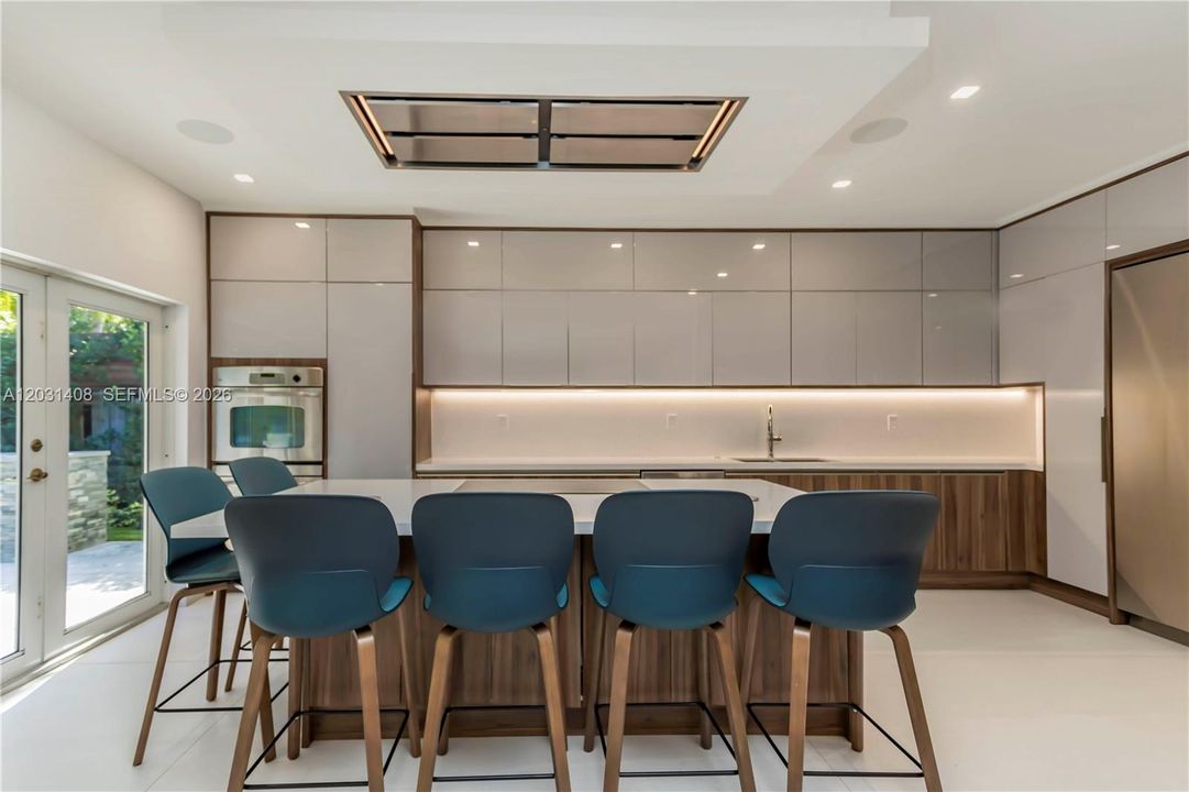 For Rent: $22,000 (4 beds, 5 baths, 3821 Square Feet)