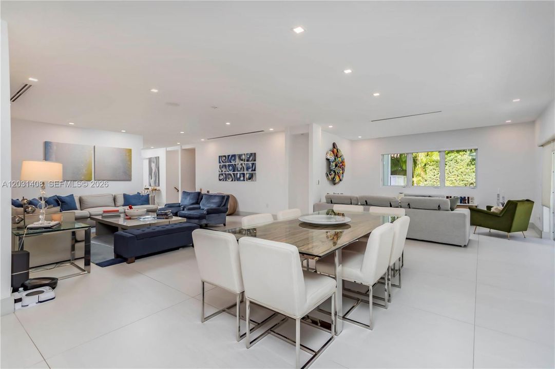 For Rent: $22,000 (4 beds, 5 baths, 3821 Square Feet)