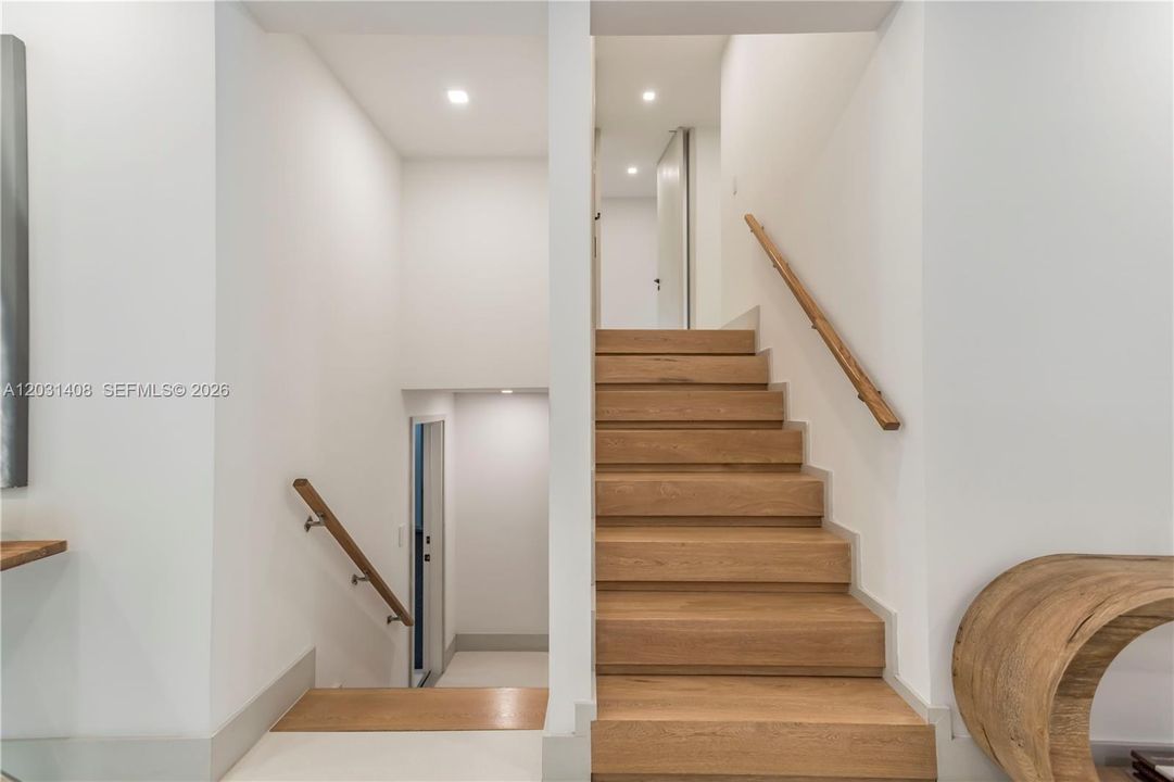 For Rent: $22,000 (4 beds, 5 baths, 3821 Square Feet)