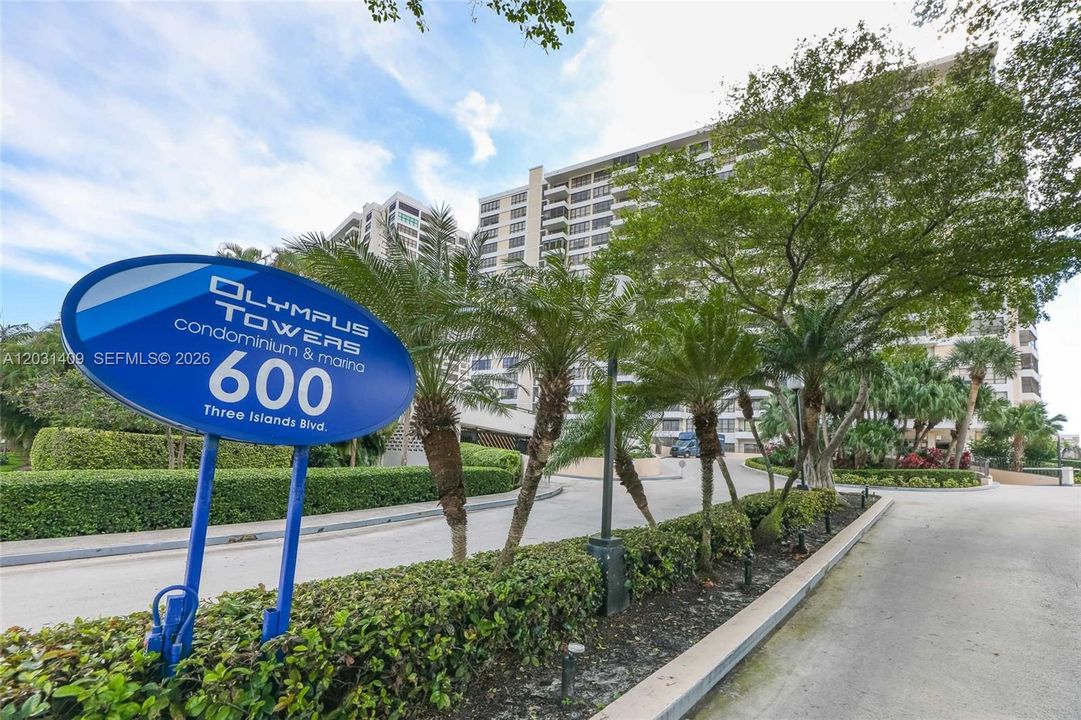 For Rent: $4,100 (2 beds, 2 baths, 1400 Square Feet)